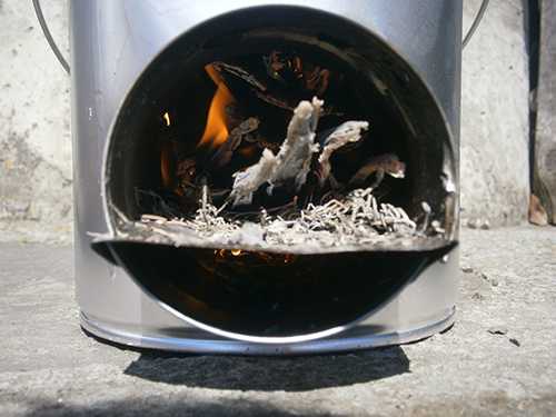 empty hole for fire rocket stove