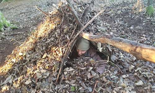 How To Build A Survival Debris Hut 