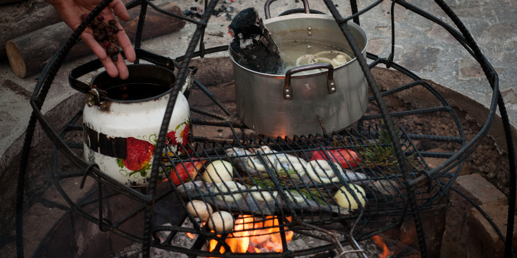 No-Electricity Cooking Techniques To Use During A Power Outage