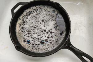 Foods You Should Never Cook In Cast Iron